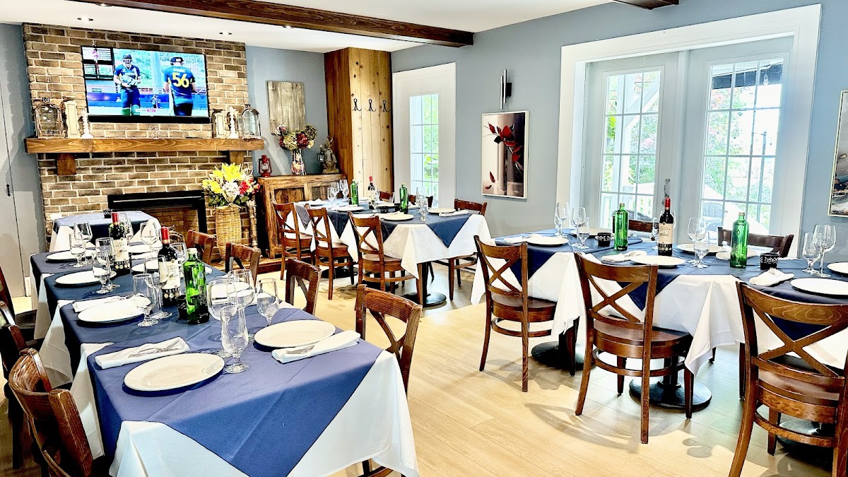 Delos Resto-Bar